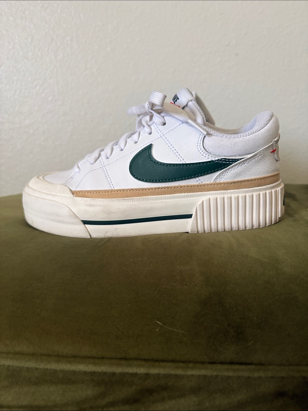 Nike Legacy Court Lift Sneakers